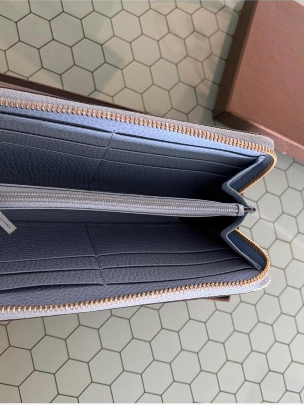 Gucci Light Blue & Gold Leather Wallet - Picture 3 of 5